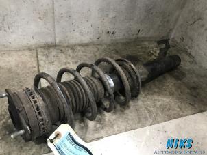 Gebruikte Schokdemperpoot rechts-voor Ford Fiesta 5 (JD/JH) 1.25 16V Prijs op aanvraag aangeboden door Niks autodemontage