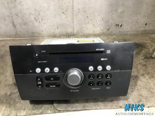 Używane Radio Suzuki Swift (ZA/ZC/ZD1/2/3/9) 1.3 VVT 16V Cena na żądanie oferowane przez Niks autodemontage