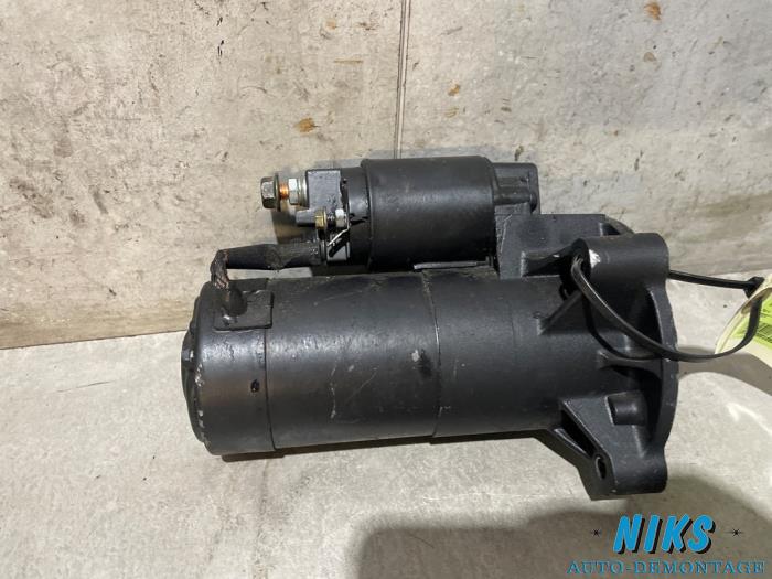 Startmotor van een Peugeot 307 SW (3H) 2.0 HDi 90 2003