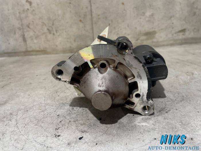 Startmotor van een Peugeot 307 SW (3H) 2.0 HDi 90 2003
