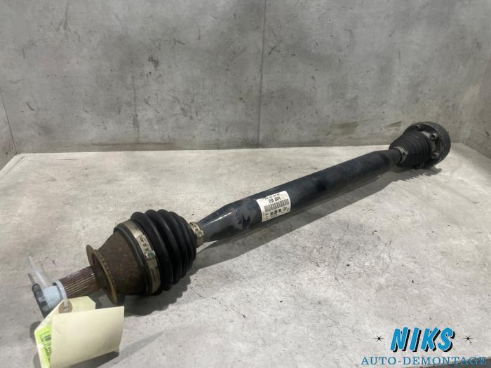 Front drive shaft, right from a Skoda Fabia II (5J) 1.2i 12V 2010