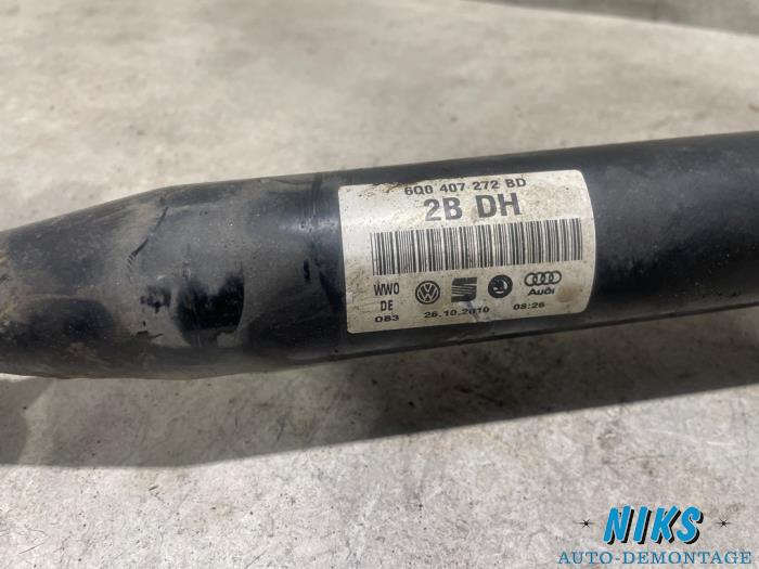 Front drive shaft, right from a Skoda Fabia II (5J) 1.2i 12V 2010