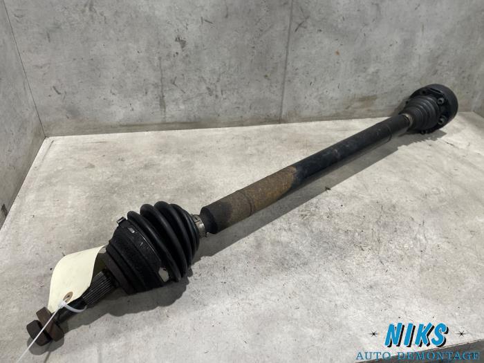 Front drive shaft, right from a Volkswagen Caddy III (2KA,2KH,2CA,2CH) 2.0 SDI 2005