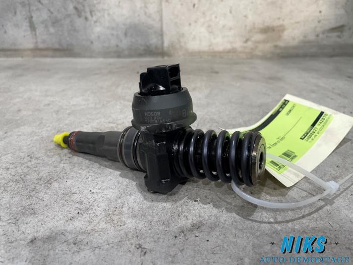 Verstuiver (diesel) van een Volkswagen Caddy III (2KA,2KH,2CA,2CH) 2.0 SDI 2005