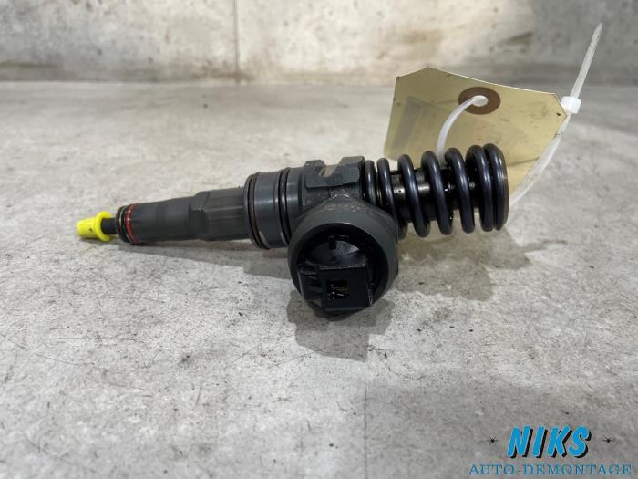 Verstuiver (diesel) van een Volkswagen Caddy III (2KA,2KH,2CA,2CH) 2.0 SDI 2005