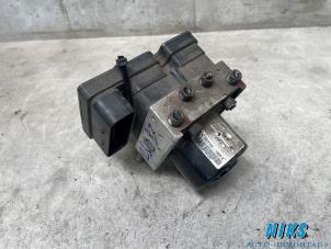 Używane Pompa ABS Nissan Pixo (D31S) 1.0 12V Cena na żądanie oferowane przez Niks autodemontage