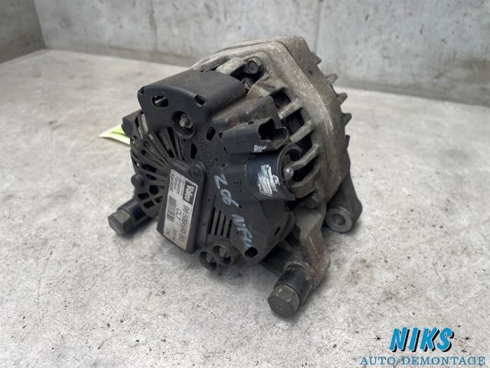 Dynamo from a Peugeot 206 CC (2D) 1.6 16V 2001