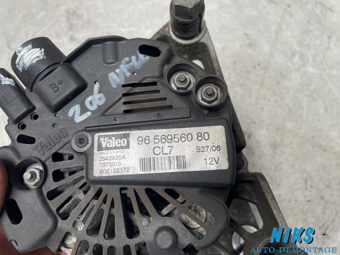 Dynamo from a Peugeot 206 CC (2D) 1.6 16V 2001