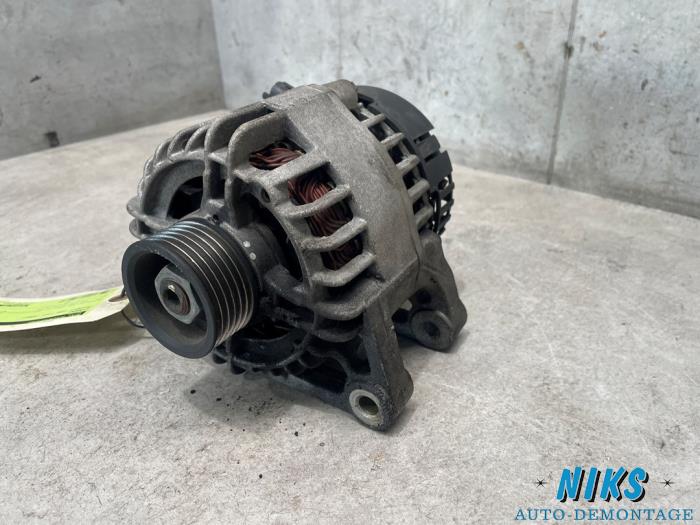 Dynamo van een Peugeot 206 (2A/C/H/J/S) 1.4 XR,XS,XT,Gentry 2002
