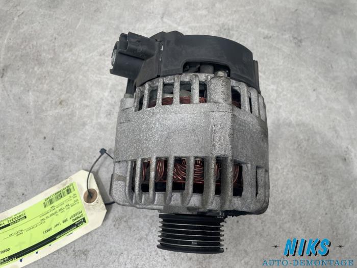 Dynamo van een Peugeot 206 (2A/C/H/J/S) 1.4 XR,XS,XT,Gentry 2002