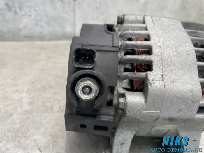 Dynamo van een Peugeot 206 (2A/C/H/J/S) 1.4 XR,XS,XT,Gentry 2002