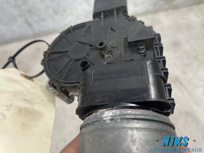 Ruitenwissermotor voor van een Ford Mondeo IV Wagon 2.0 TDCi 115 16V 2010