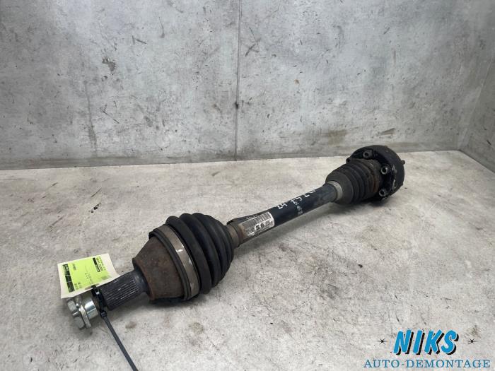 Aandrijfas links-voor van een Skoda Fabia II Combi 1.2i 12V 2009