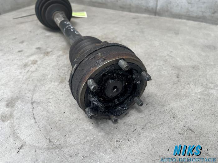 Aandrijfas links-voor van een Skoda Fabia II Combi 1.2i 12V 2009