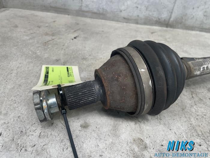 Aandrijfas links-voor van een Skoda Fabia II Combi 1.2i 12V 2009