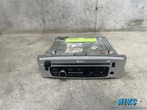 Gebrauchte Radio Renault Megane III Grandtour (KZ) 1.5 dCi 110 Preis auf Anfrage angeboten von Niks autodemontage