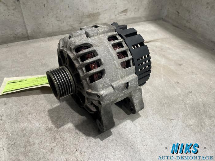 Dynamo van een Peugeot 206 CC (2D) 1.6 16V 2006