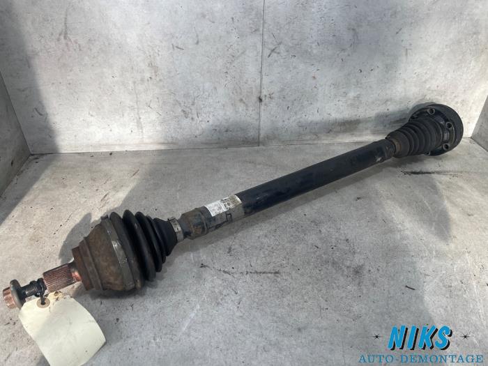 Antriebswelle rechts vorne van een Volkswagen Caddy III (2KA,2KH,2CA,2CH) 1.9 TDI 2010