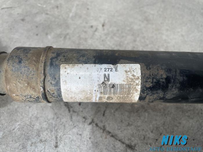 Antriebswelle rechts vorne van een Volkswagen Caddy III (2KA,2KH,2CA,2CH) 1.9 TDI 2010