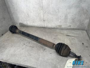 Used Front drive shaft, right Volkswagen Caddy III (2KA,2KH,2CA,2CH) 2.0 SDI Price on request offered by Niks autodemontage