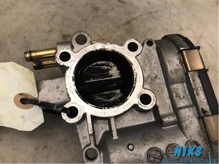 Przepustnica z Opel Corsa C (F08/68) 1.0 12V 2001