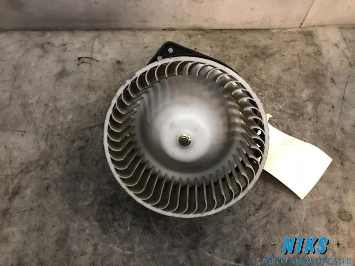 Kachel Ventilatiemotor van een Opel Agila 2000