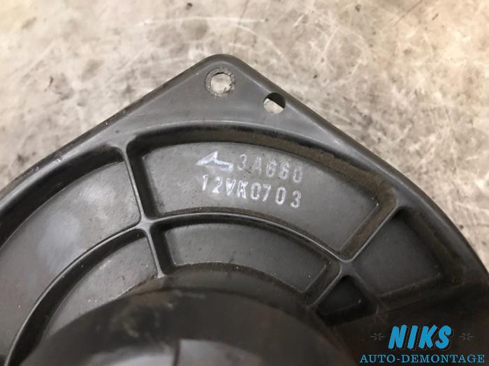 Kachel Ventilatiemotor van een Opel Agila 2000