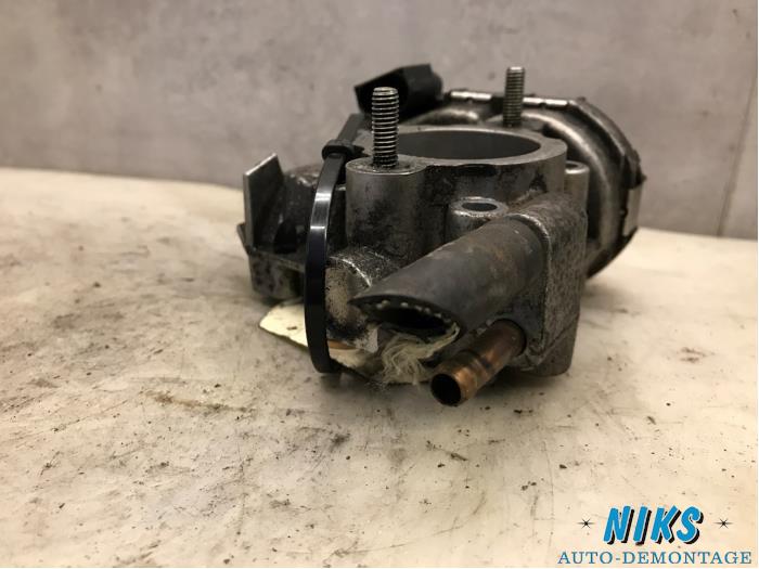 Boîtier accélérateur d'un Opel Corsa C (F08/68) 1.2 16V 2002