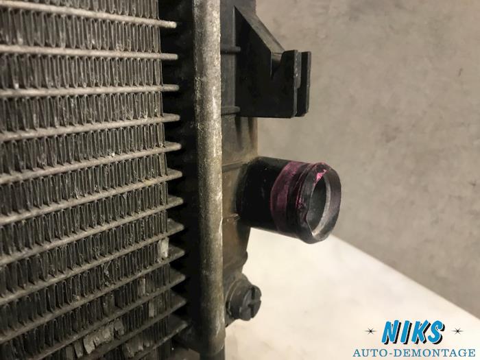 Radiateur d'un Ford Mondeo III Wagon 2.0 16V 2005