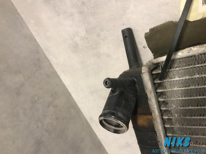 Radiateur d'un Ford Mondeo III Wagon 2.0 16V 2005