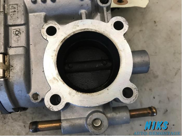 Gasklephuis van een Opel Astra 2005