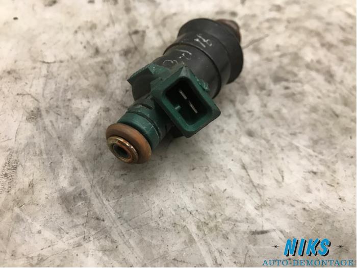 Injector (benzine injectie) van een Renault Clio 1998