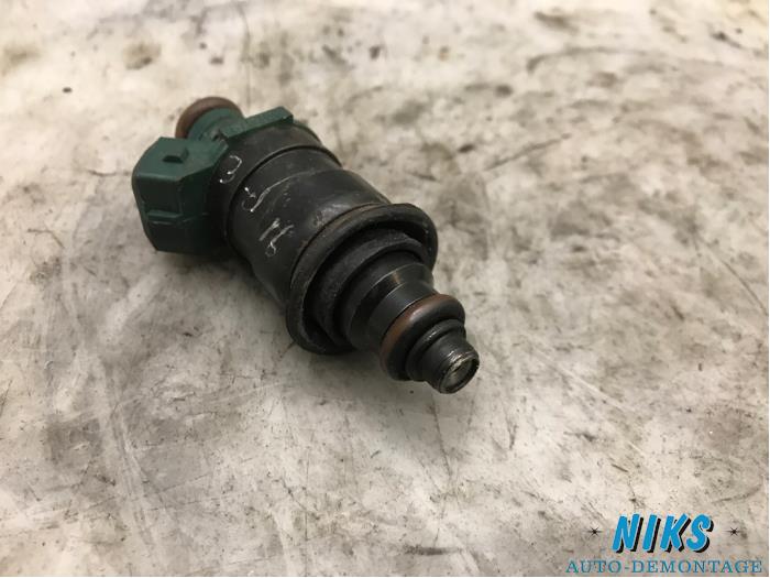 Injector (benzine injectie) van een Renault Clio 1998