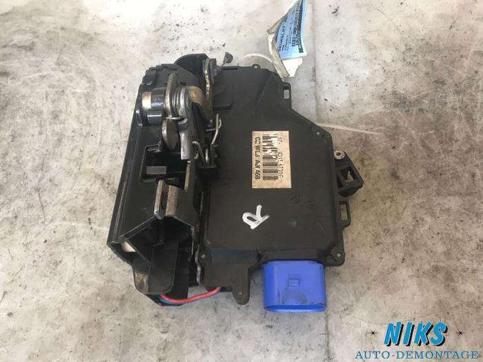 Door lock mechanism 2-door, right from a Volkswagen Caddy 2004