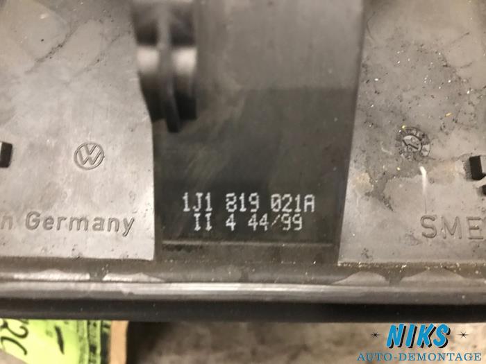 Silnik wentylatora nagrzewnicy z Seat Ibiza II Facelift (6K1) 1.9 SDi Select 2000