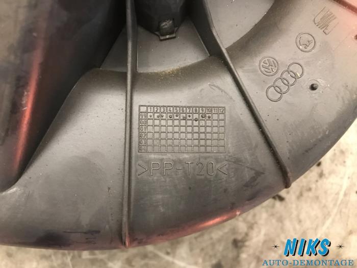 Heating and ventilation fan motor from a Skoda Fabia 2000