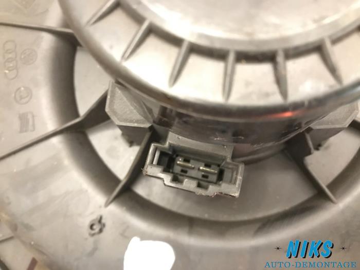 Heating and ventilation fan motor from a Skoda Fabia 2000