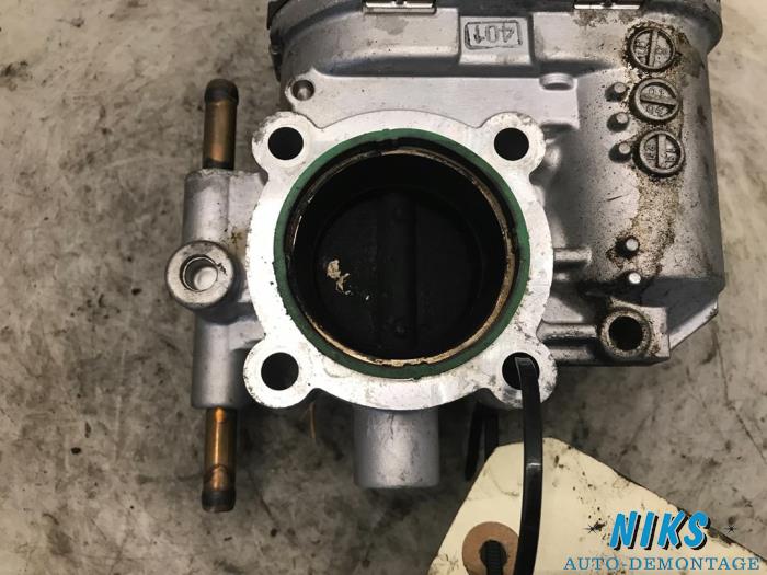 Gasklephuis van een Opel Corsa 2004