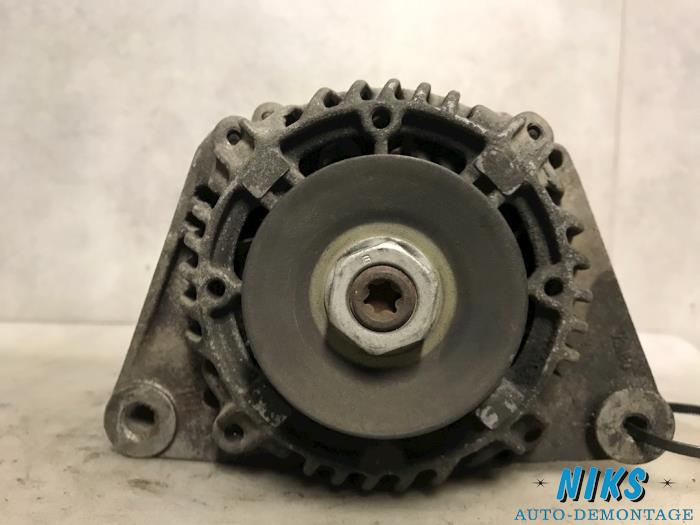 Dynamo van een Peugeot 206 (2A/C/H/J/S) 1.1 XN,XR 1999