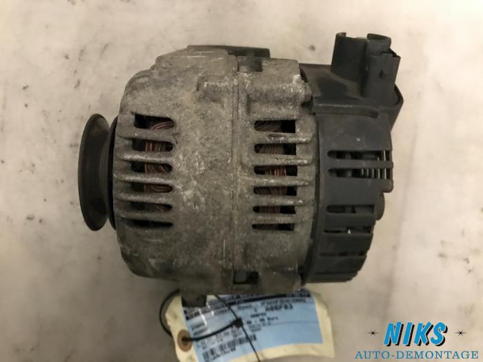 Dynamo van een Peugeot 206 (2A/C/H/J/S) 1.1 XN,XR 1999