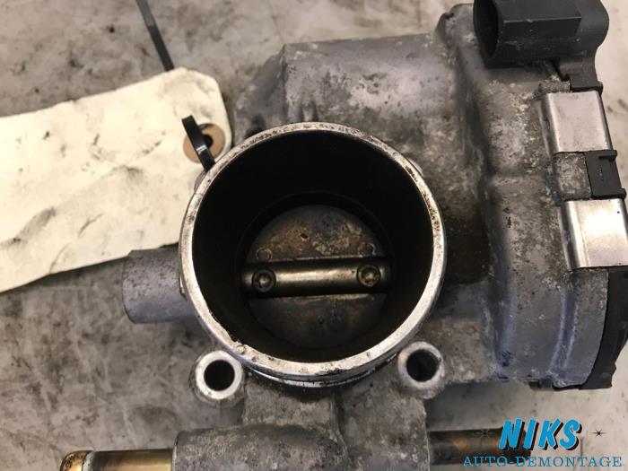 Cuerpo de válvula de mariposa de un Opel Corsa 2009