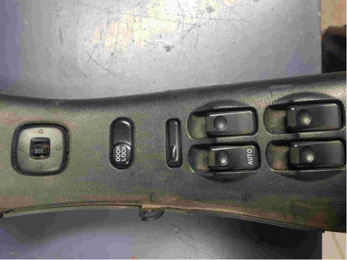 Brytare, eldrivna fönster från en Mazda 323 F (BA14) 1.8i GLX,GT 16V 1995
