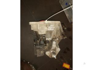 Begagnade Växellåda Ford Fusion 1.4 16V Pris € 200,00 Marginaltabell erbjuds av Autosloopbedrijf H.C.Stouten