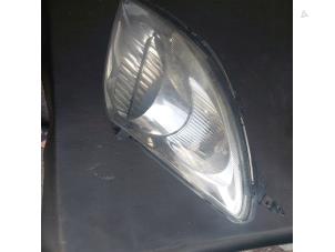 Gebruikte Koplamp links Suzuki Swift (ZA/ZC/ZD1/2/3/9) 1.3 VVT 16V Prijs € 30,00 Margeregeling aangeboden door Autosloopbedrijf H.C.Stouten