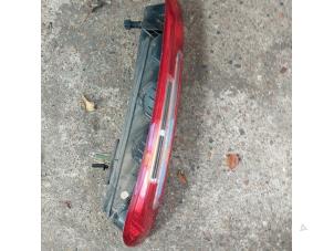 Używane Tylne swiatlo pozycyjne lewe Ford C-Max (DM2) 1.8 16V Cena € 25,00 Procedura marży oferowane przez Autosloopbedrijf H.C.Stouten