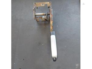 Begagnade Parkeringsbromsmekanism Ford C-Max (DM2) 1.8 16V Pris € 60,00 Marginaltabell erbjuds av Autosloopbedrijf H.C.Stouten