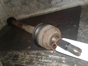 Gebruikte Aandrijfas rechts-voor Peugeot 207/207+ (WA/WC/WM) 1.4 16V Vti Prijs € 45,00 Margeregeling aangeboden door Autodemontage de Zaag