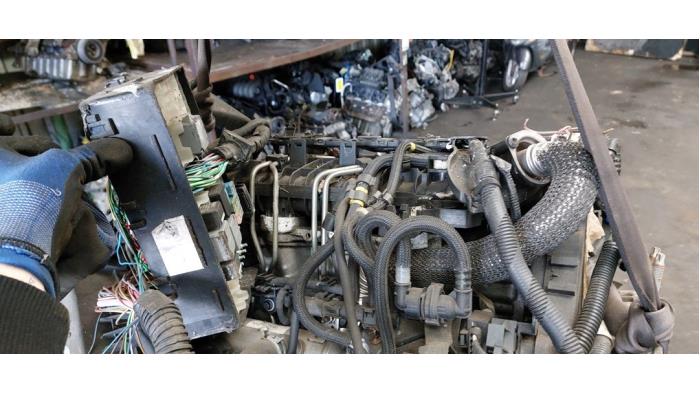 Motor van een Ford Focus 2 Wagon 1.6 TDCi 16V 100 2008