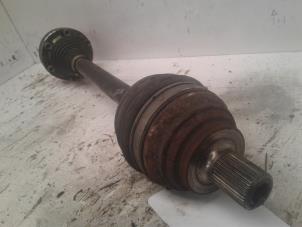 Gebruikte Aandrijfas links-voor Skoda Fabia III (NJ3) 1.2 TSI 16V Prijs € 35,00 Margeregeling aangeboden door Autodemontage de Zaag