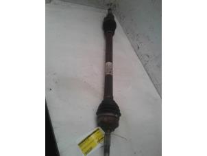 Gebruikte Aandrijfas rechts-voor Peugeot 207 SW (WE/WU) 1.4 16V Prijs € 35,00 Margeregeling aangeboden door Autodemontage de Zaag